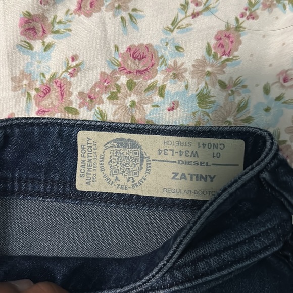 Brand New Diesel Jeans - Picture 2 of 3